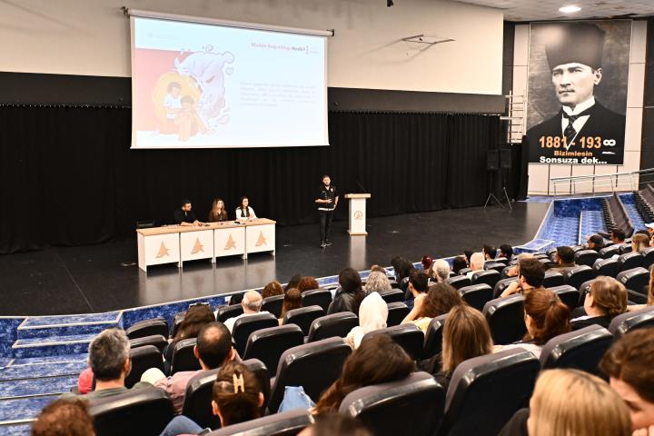 Muratpaşa’dan madde bağımlılığını önleme konferansı