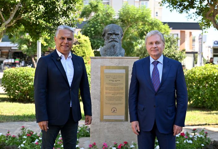 Moskova Hükümet Bakanı Çeremin’den Dostluk Parkı’na ziyaret